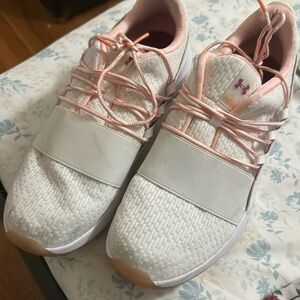 Gently Used Under armor Shoes 11